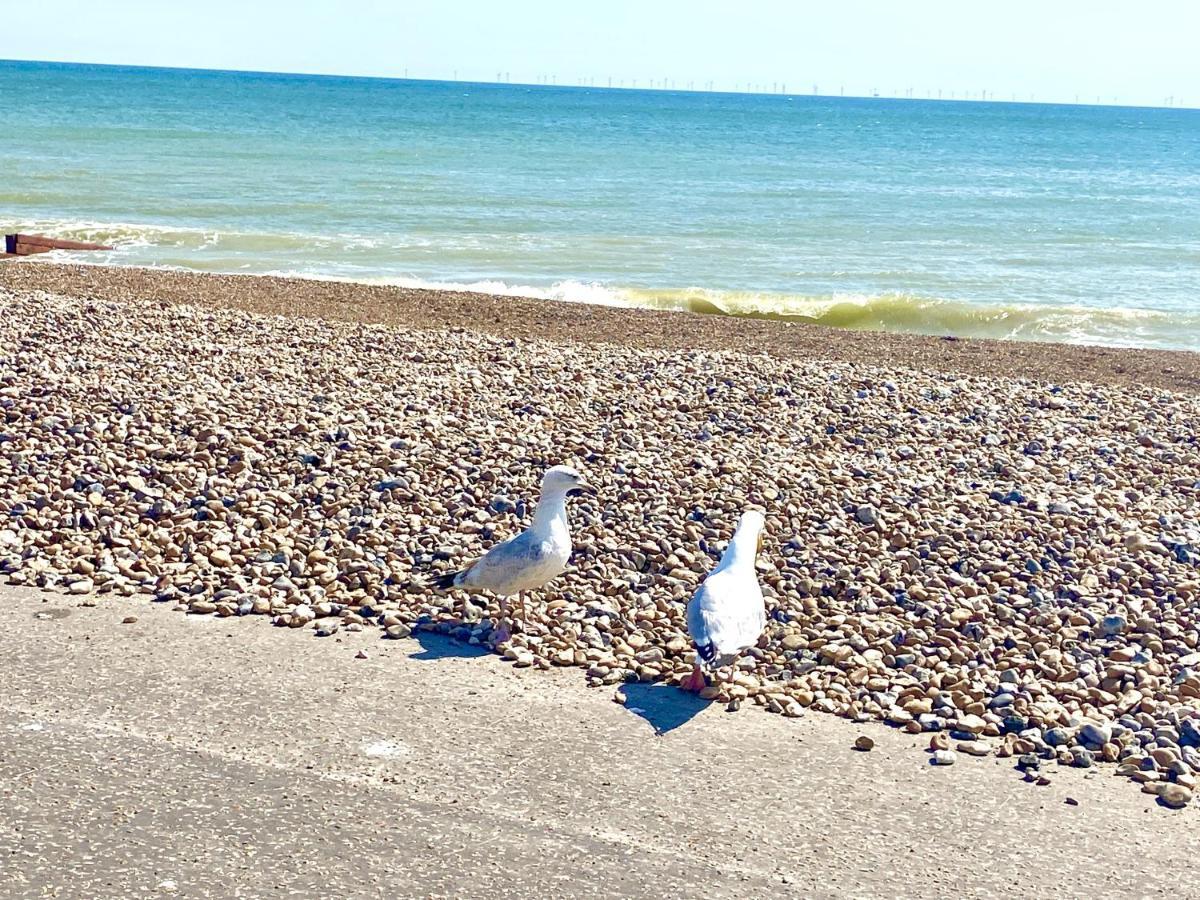 Stunning 2 Bed Apartment Sea Views And Parking Worthing Extérieur photo